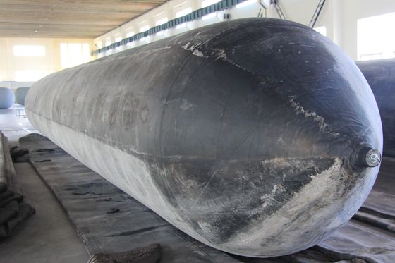 Подъем якоря морского судна и стыковка судна запуск подушки безопасности