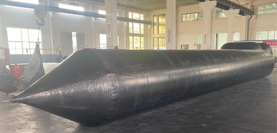 Подъем якоря морского судна и стыковка судна запуск подушки безопасности