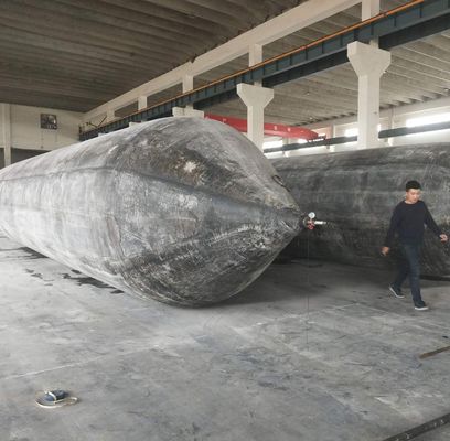 Корабль поднимая и свертывая морскую резиновую воздушную подушку 1.5m x 18m ролика